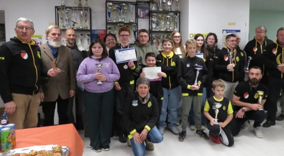 Dans la Nouvelle République : Mézières-en-Brenne : nombreuses médailles et récompenses pour le Club de tir sportif brennou